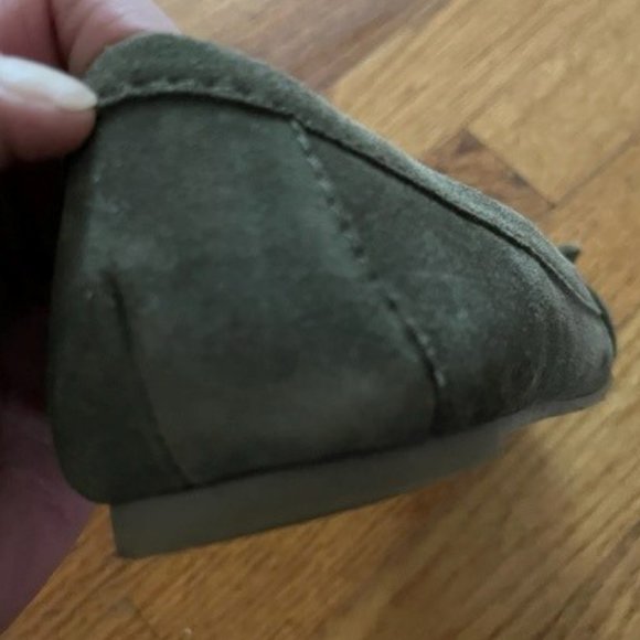 BCBG Generation Green Suede Buckle Loafer/Flat, size 8B - Picture 6 of 6